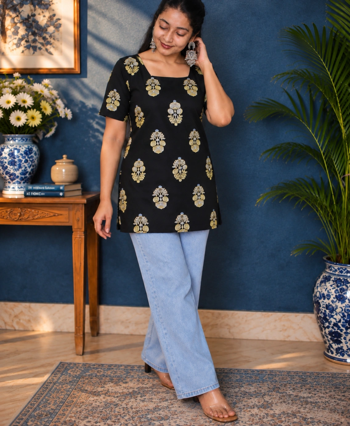 Meera Black Bloom Kurti 🖤🌸